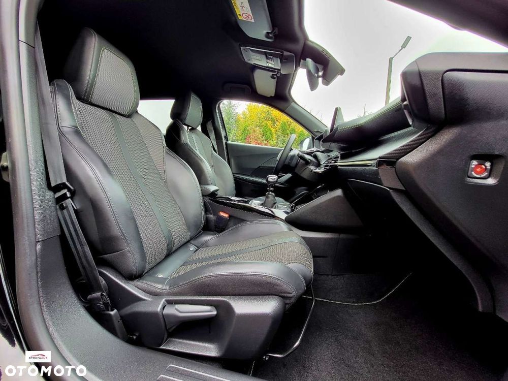 Peugeot 2008 - 8