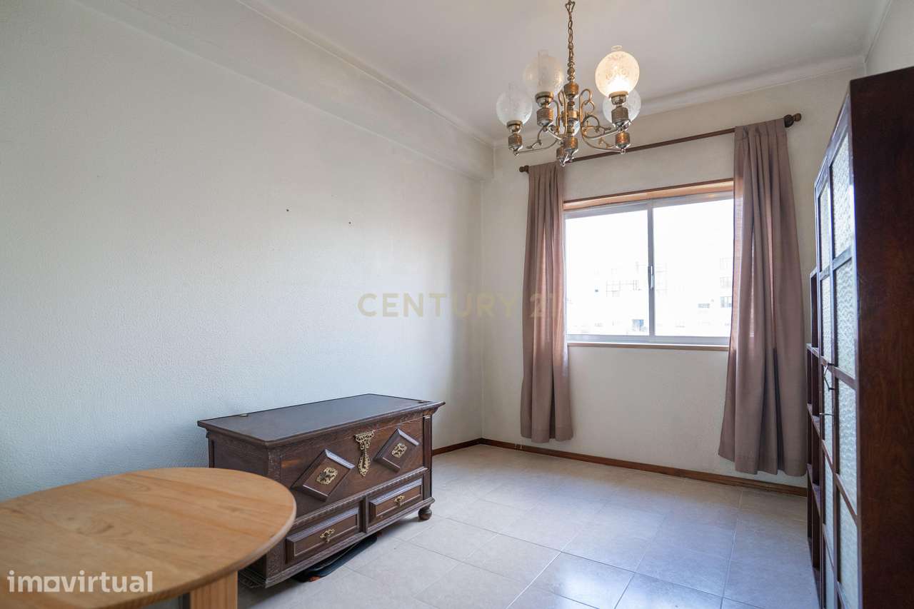Apartamento T4 localizado no Bairro dos Arneiros, em Caldas da Rainha - Grande imagem: 5/23
