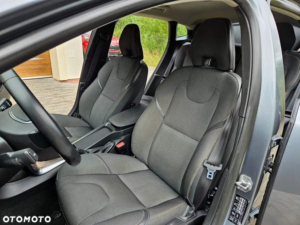 Volvo V40 Cross Country - 19