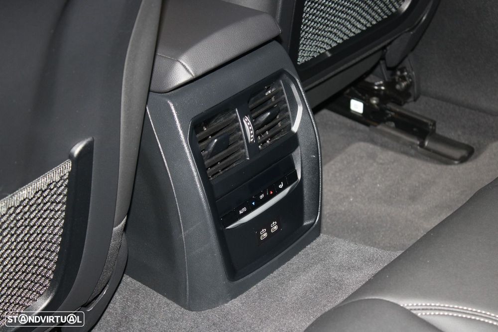 BMW i4 eDrive40 - 34