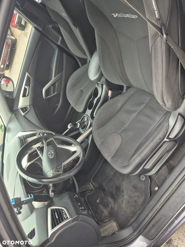Hyundai Veloster 1.6 Premium - 10