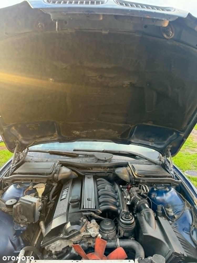 BMW Seria 5 520i - 22
