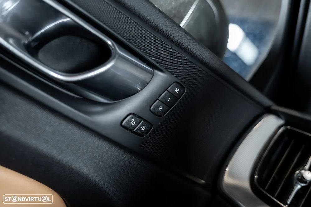 Volvo XC 40 2.0 D4 Inscription AWD - 25