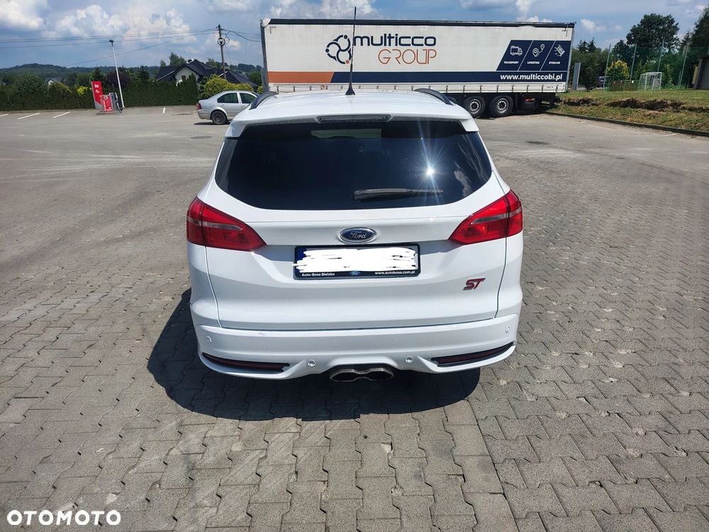 Ford Focus ST - 5