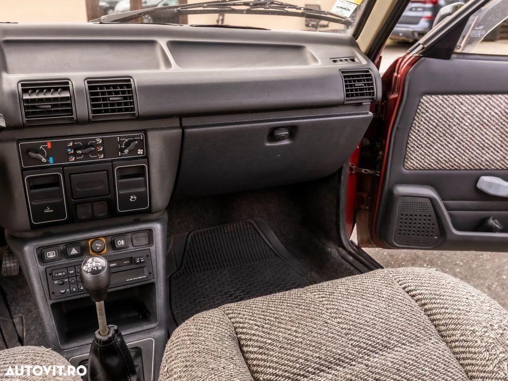 Peugeot 305 - 13