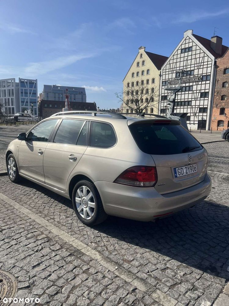 Volkswagen Golf 1.6 TDI DPF BlueMotion Technology MATCH - 4