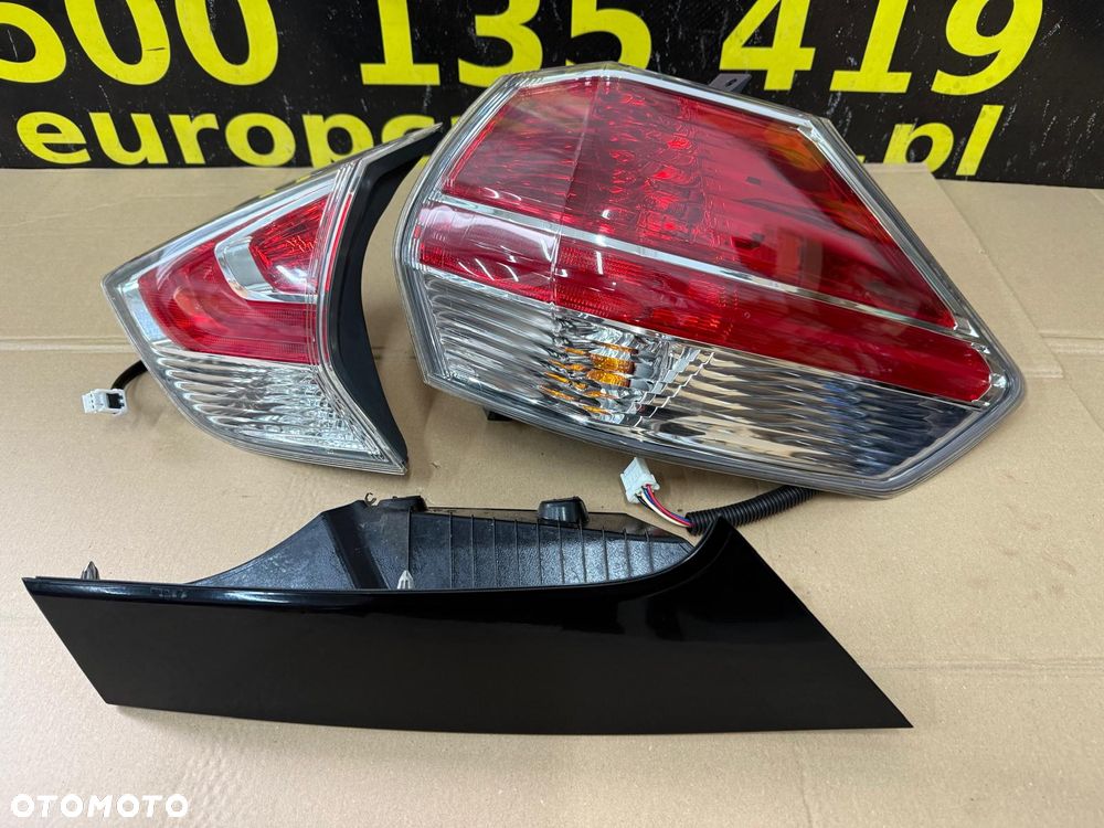 NISSAN X-TRAIL III T32 13-17 LAMPA PRAWA TYLNA KAROSERYJNA i W KLAPĘ KOMPLET - 2