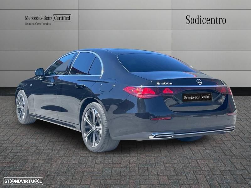 Mercedes-Benz E 300 Standard - 4