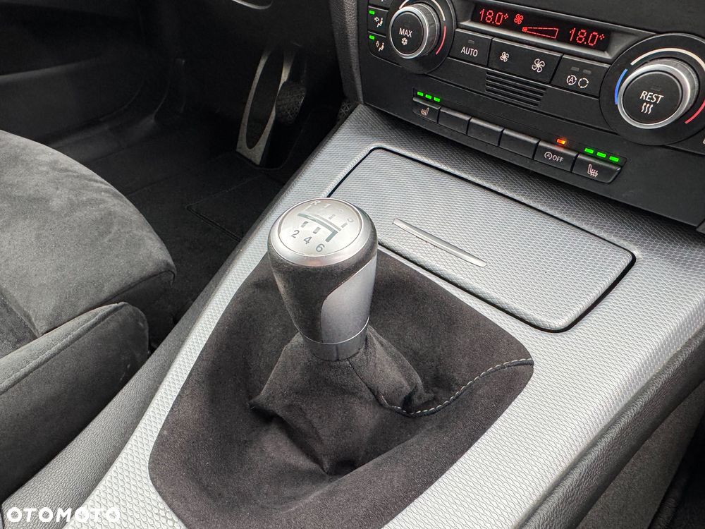 BMW Seria 3 318d M Sport EU6 - 15