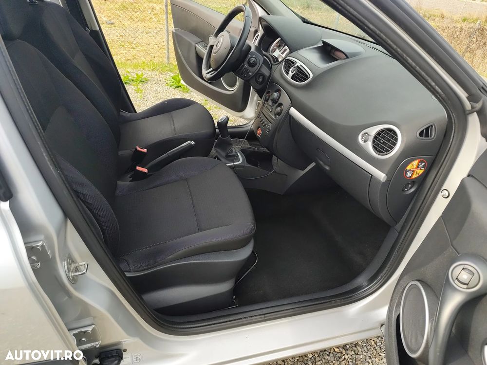 Renault Clio III 1.4 16V Privilege - 8