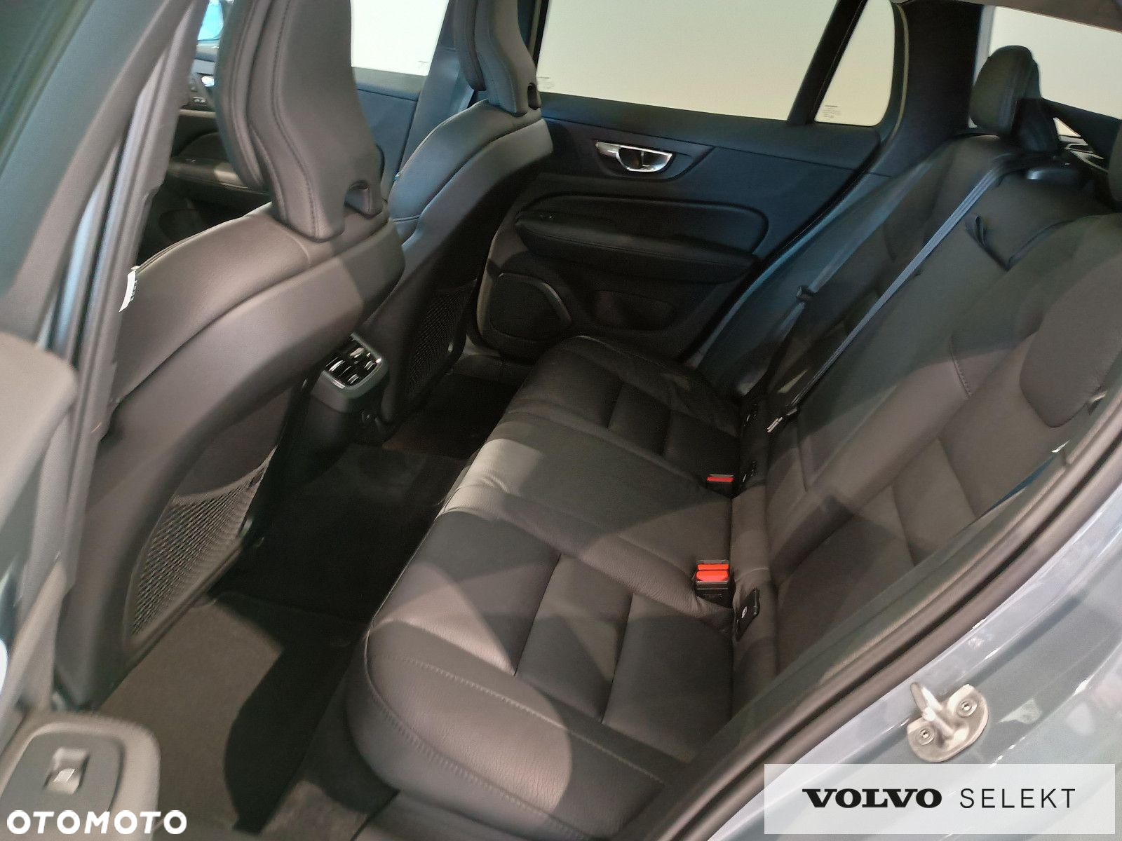 Volvo V60 Cross Country - 25