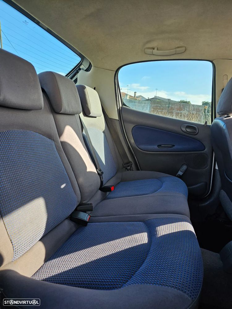 Peugeot 206 1.1 Color Line - 15