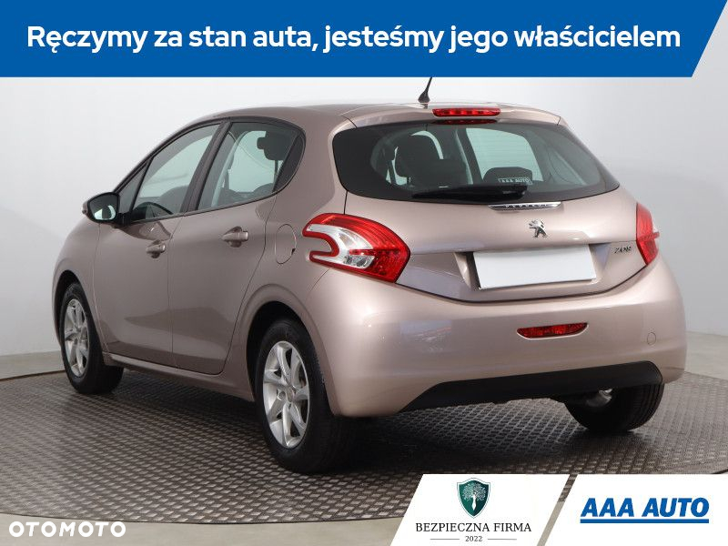 Peugeot 208 - 5