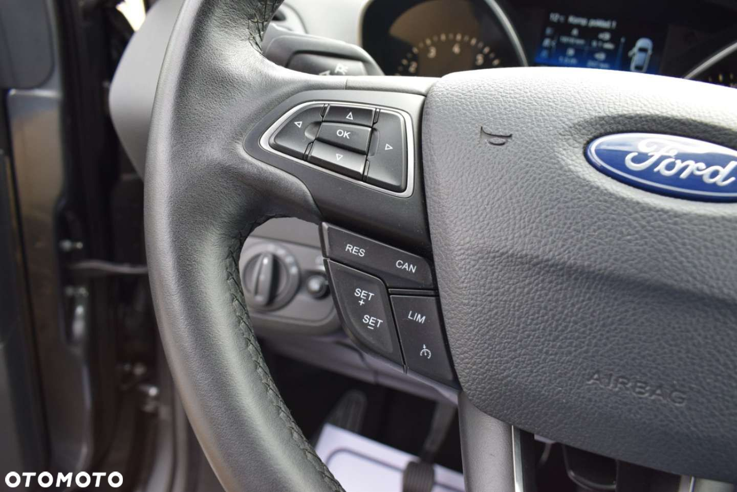 Ford Kuga - 30