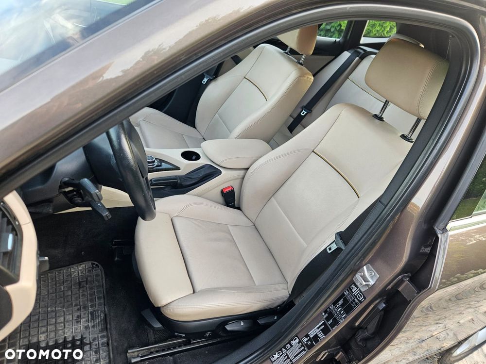 BMW X1 xDrive20d - 15