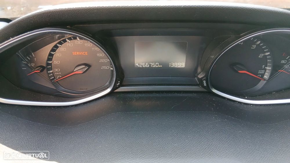 Peugeot 308 SW PureTech 110 Stop & Start Allure - 7