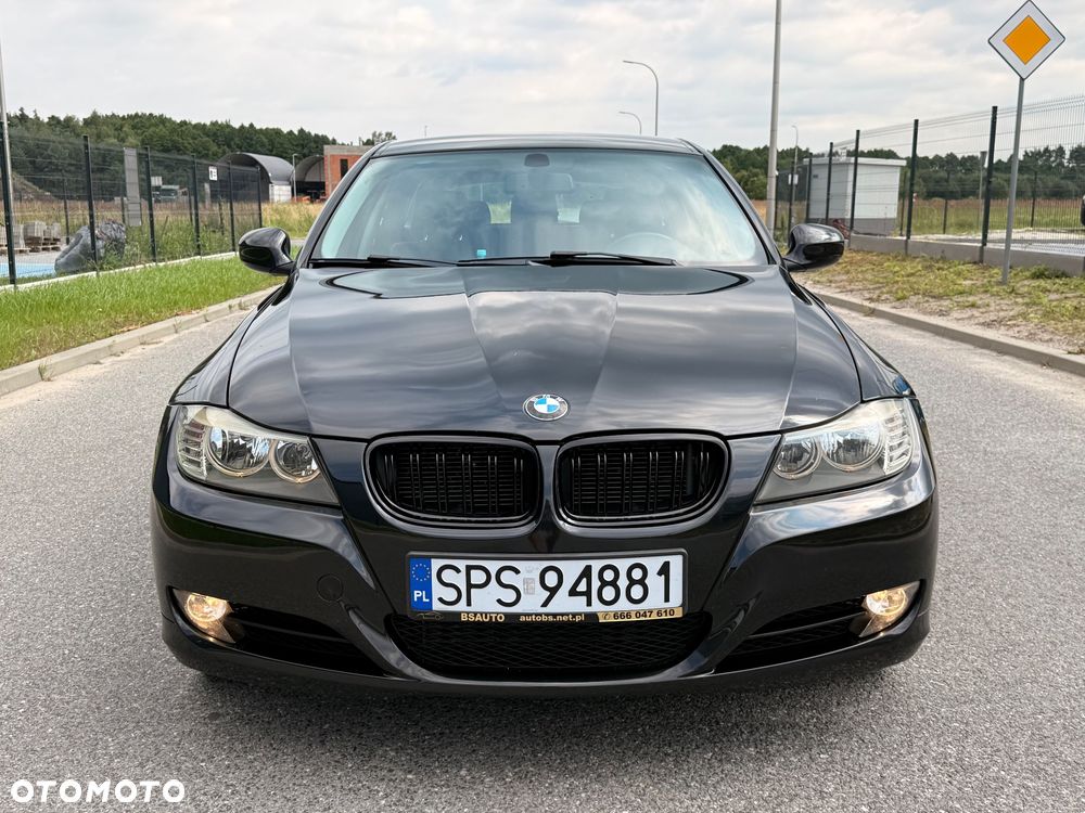 BMW Seria 3 318d DPF Edition Sport - 13
