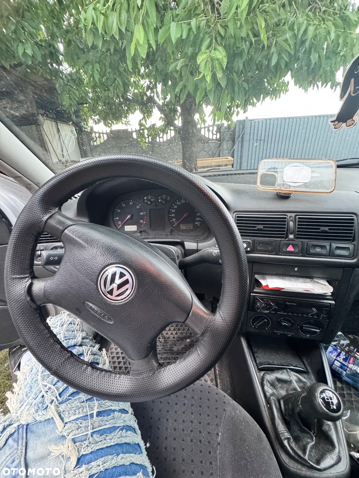 Volkswagen Golf - 6
