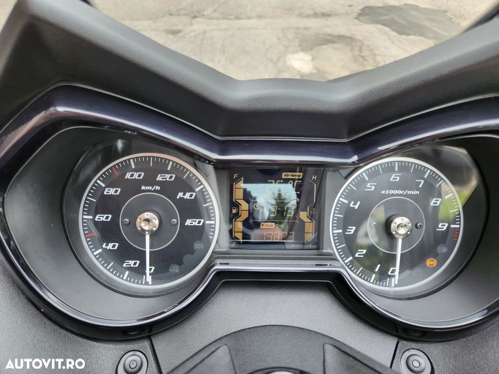 Yamaha XMAX 300 - 4