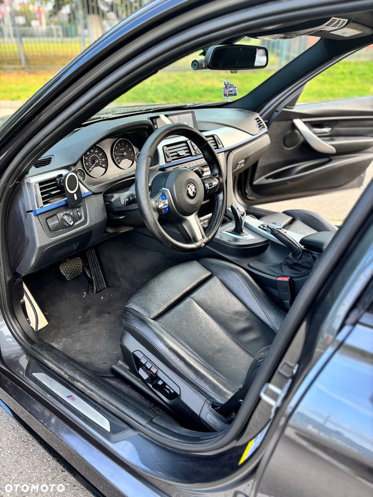 BMW Seria 3 335i - 13