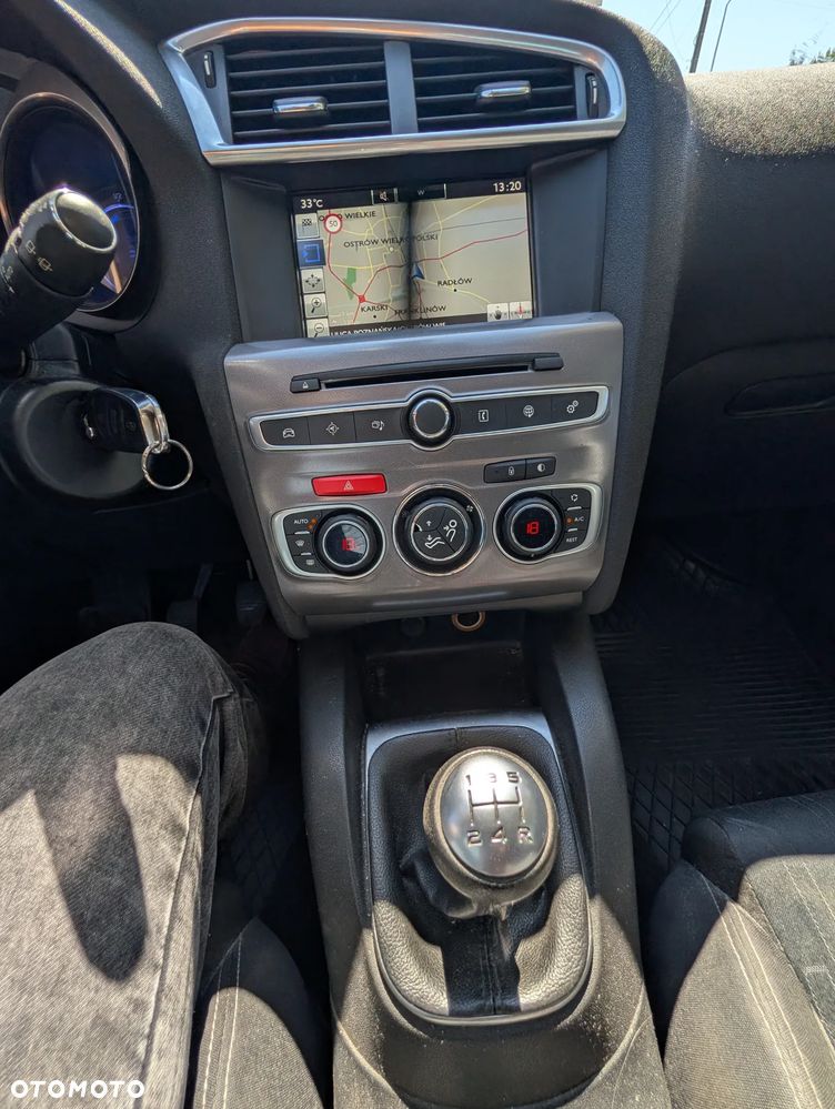 Citroën C4 HDi 90 Attraction - 32