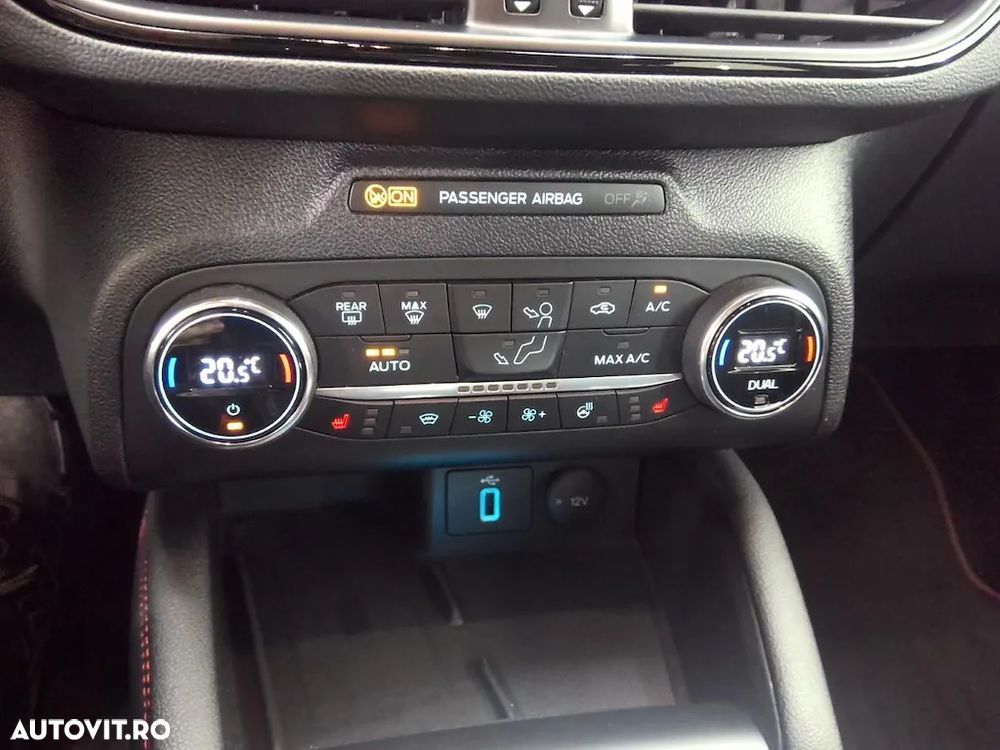 Ford Focus 1.0 EcoBoost Start-Stopp-System ST-LINE X - 11