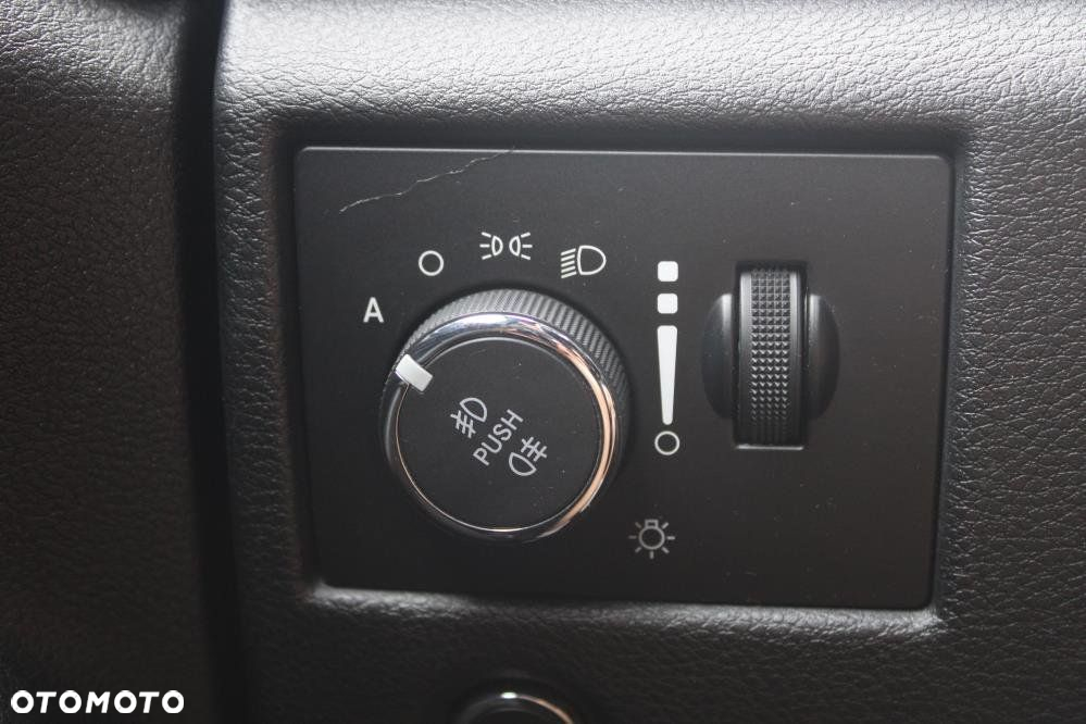 Jeep Grand Cherokee - 35