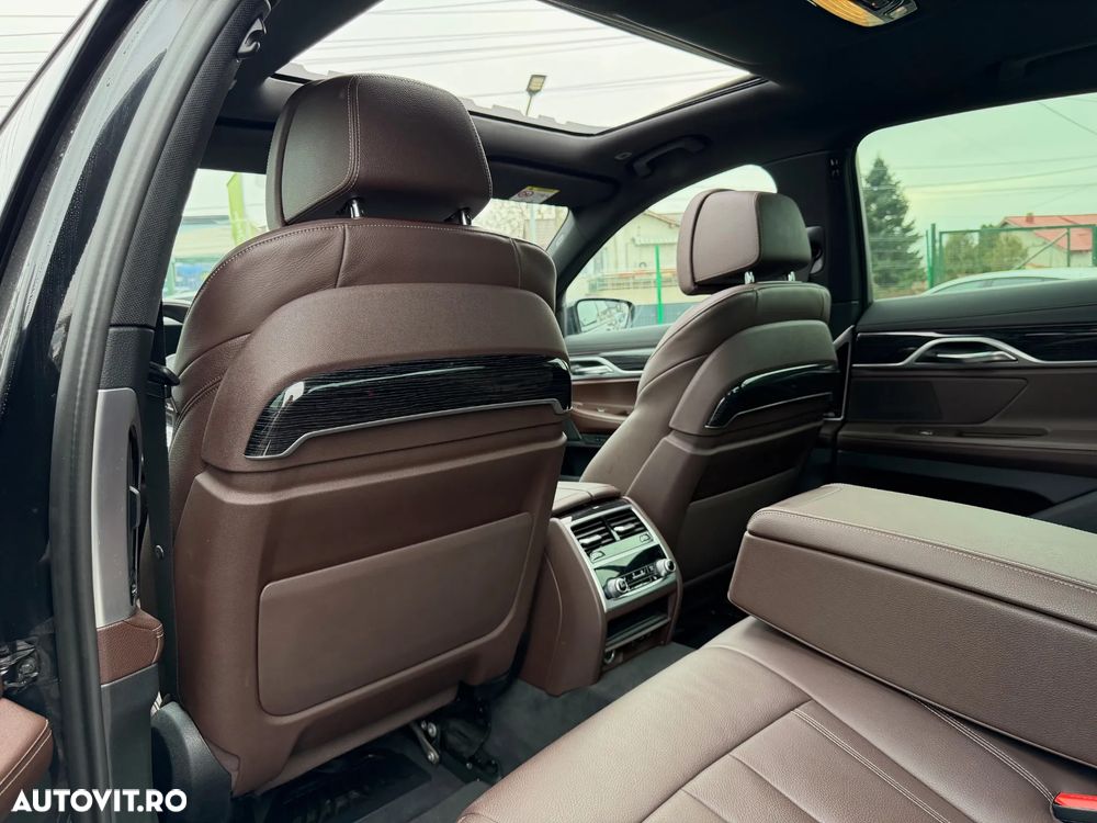 BMW Seria 7 745e - 6