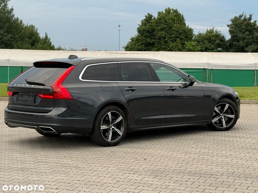 Volvo V90 D5 SCR AWD R-Design - 4