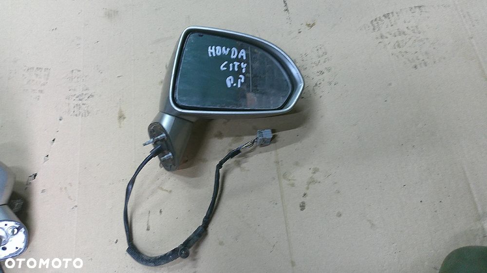 HONDA CITY LUSTERKO  PRAWE - 2