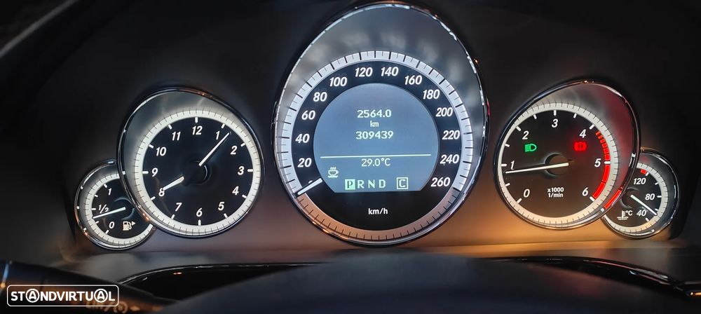 Mercedes-Benz E 250 CDi Avantgarde BlueEfficiency Auto. - 13