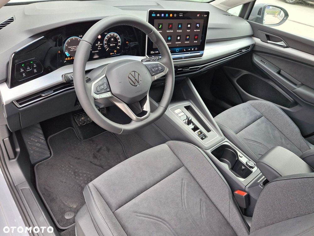 Volkswagen Golf - 10