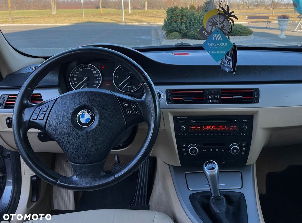 BMW Seria 3 318d - 8