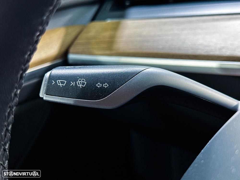 Tesla Model Y Long Range Dual Motor AWD - 28