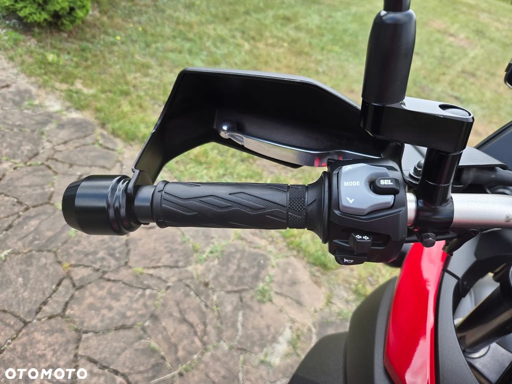 Suzuki V-STROM - 15
