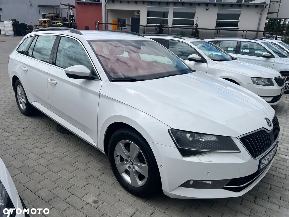 Skoda Superb 2.0 TDI Ambition DSG - 2