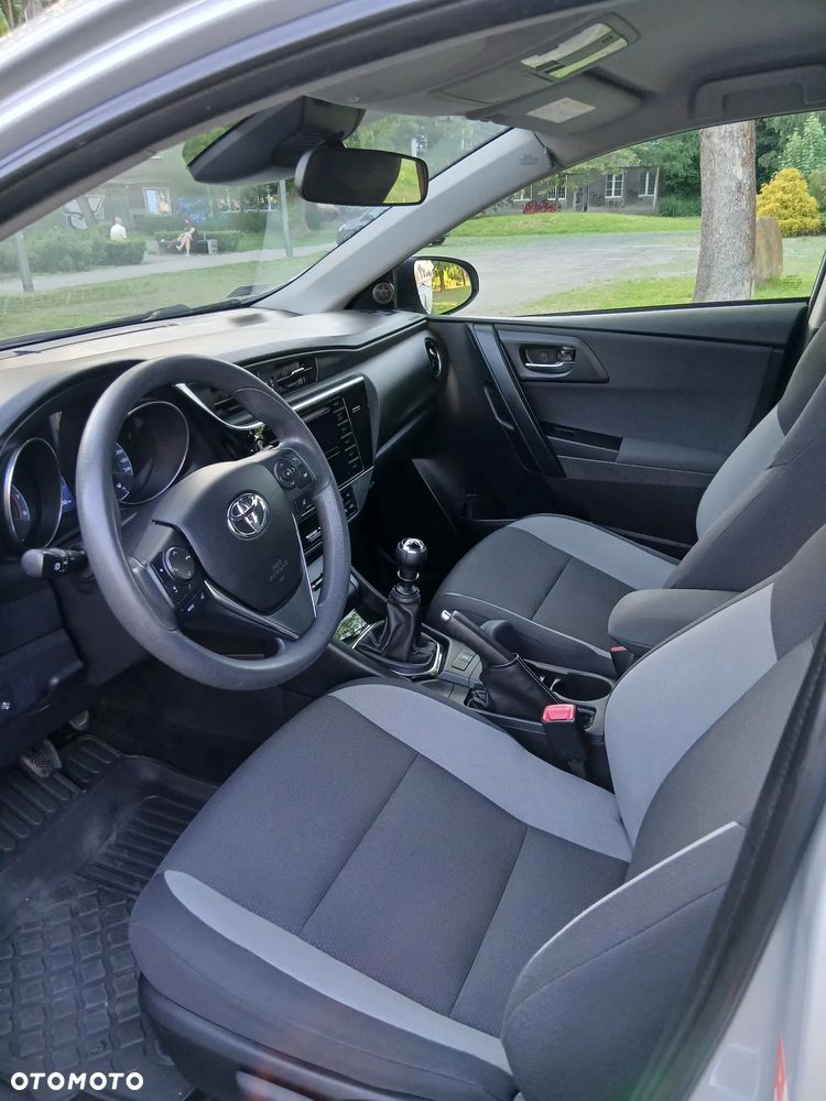 Toyota Auris 1.6 Active - 10