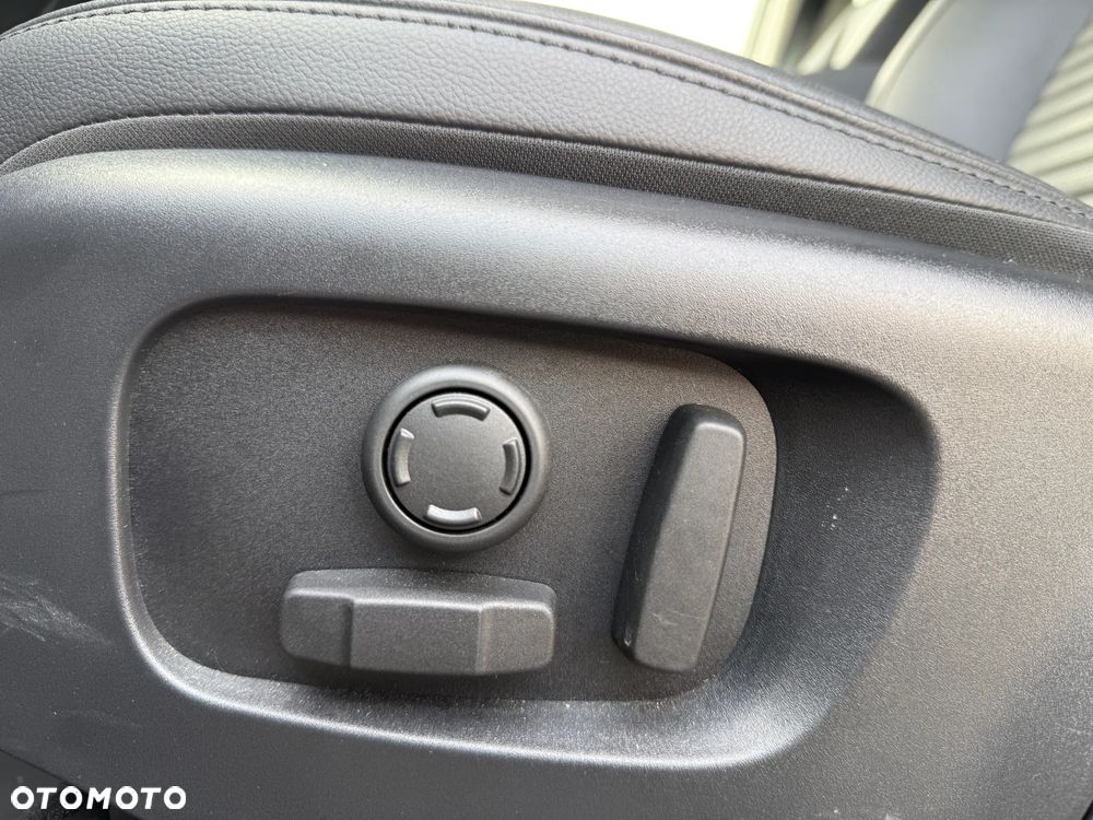 Land Rover Discovery Sport D200 - 15