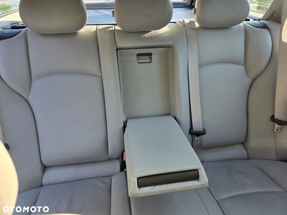 Mercedes-Benz Klasa C 320 4Matic Avantgarde Sport Edition - 14