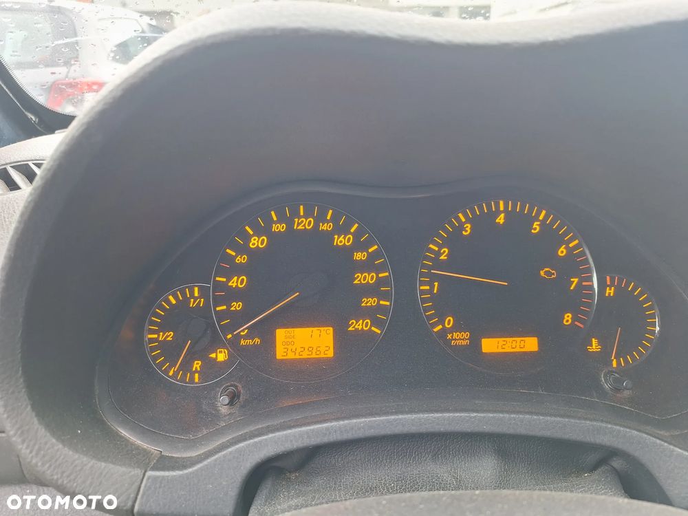 Toyota Avensis - 6