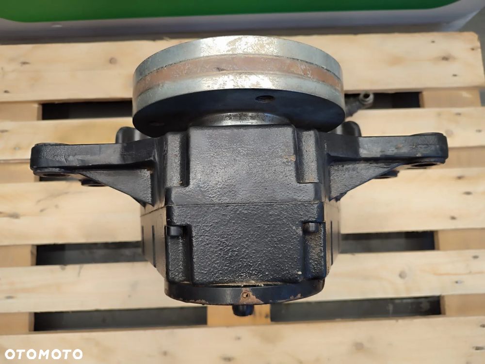 Przedni WOM 32028376A JCB Fastrac 8310 - 2