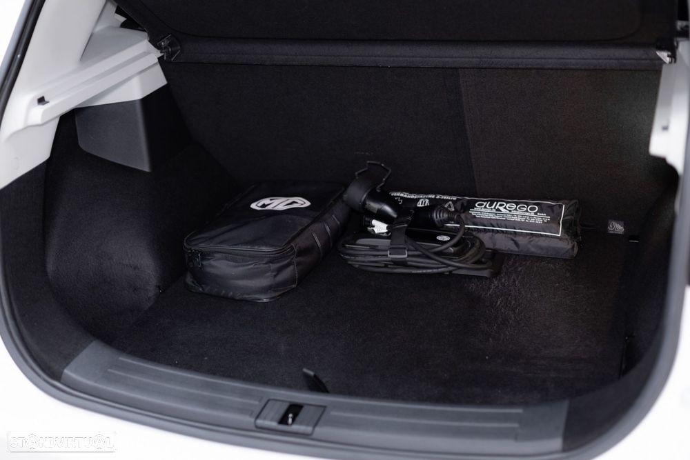 MG ZS EV 44.5 kWh Luxury - 8