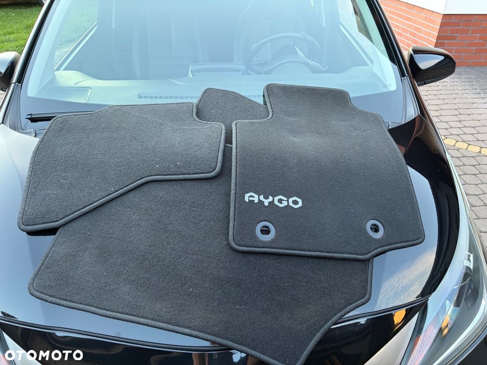 Toyota Aygo x-clusiv - 19