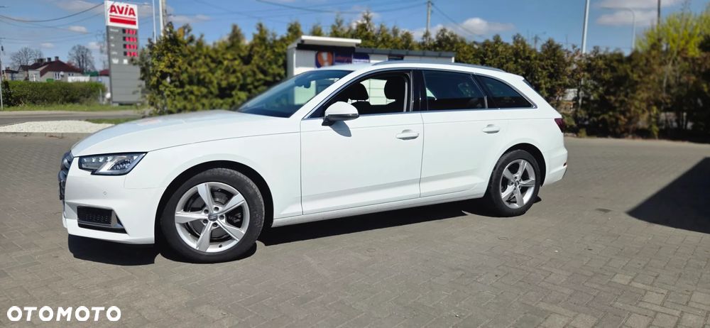 Audi A4 Avant 40 TFSI S tronic - 5