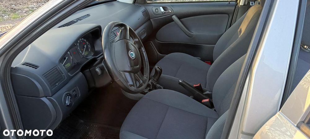 Skoda Octavia 1.6 Tour Classic - 16