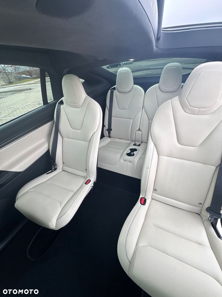 Tesla Model X Plaid - 15