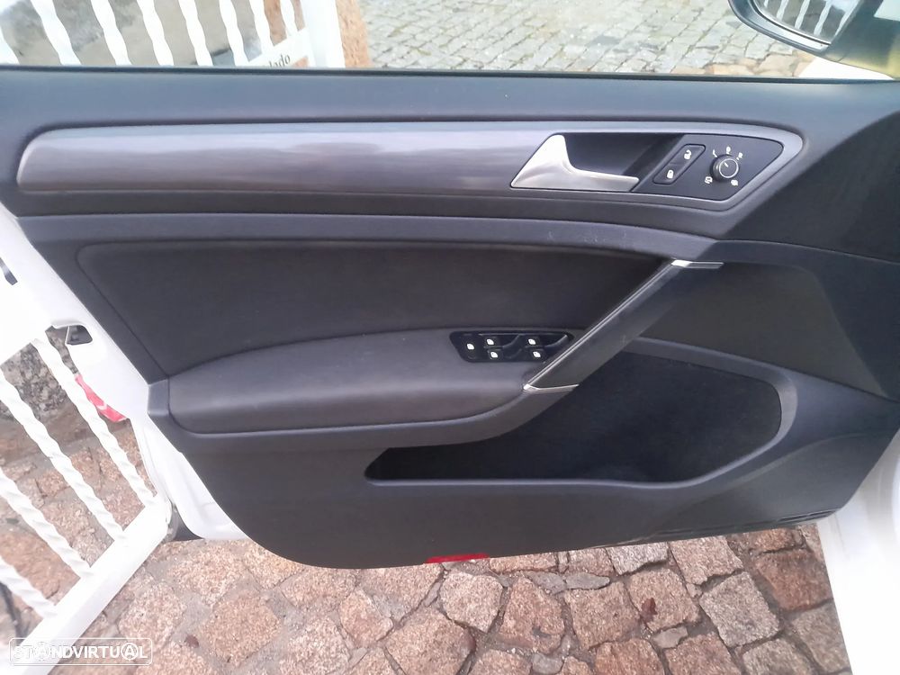 VW Golf 1.6 TDI Highline - 28