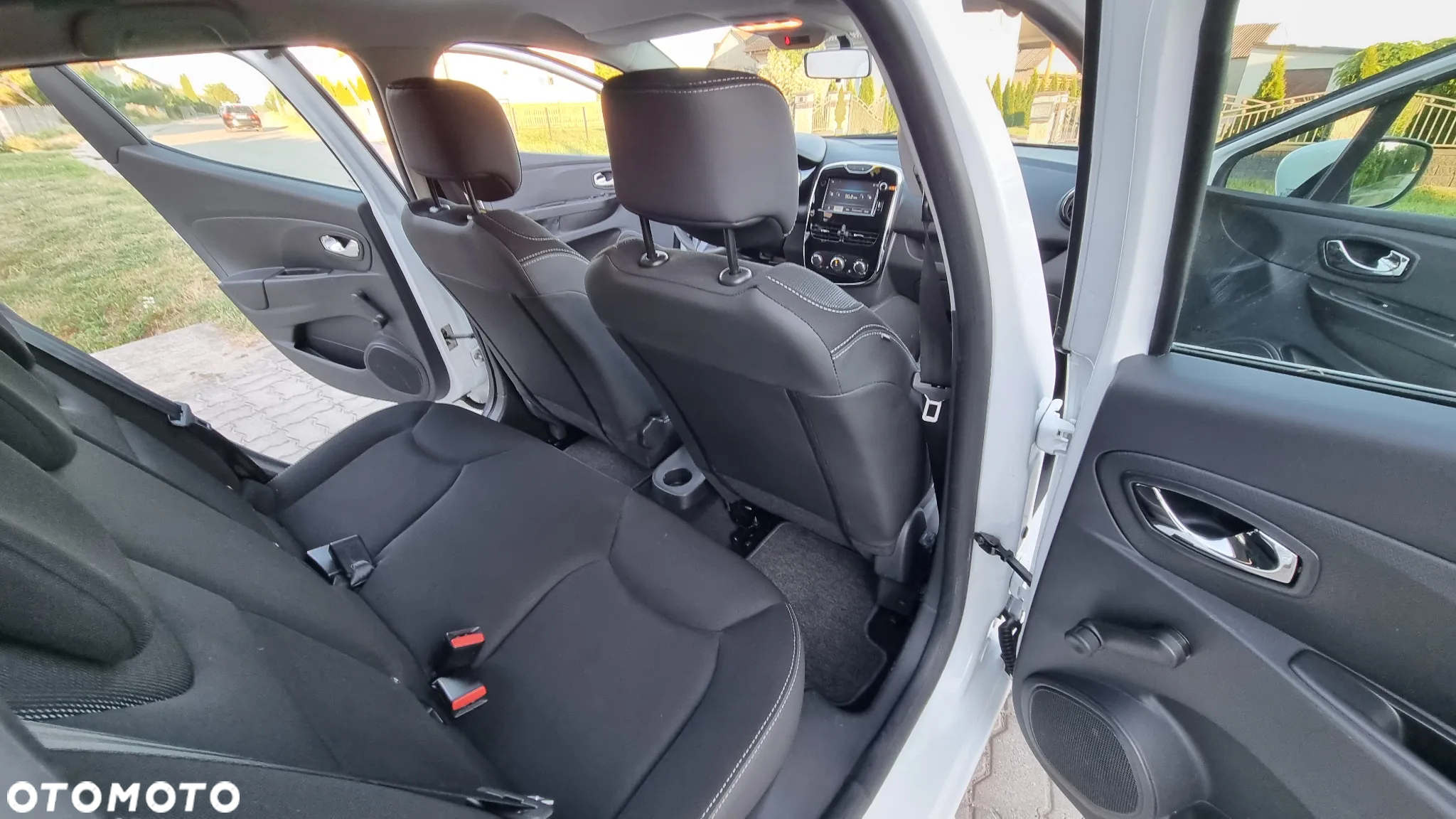 Renault Clio 1.2 16V 75 Authentique - 25