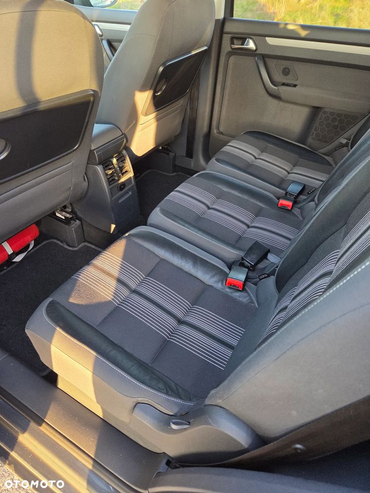 Volkswagen Touran 1.6 TDI DPF BlueMotion Technology MATCH - 5