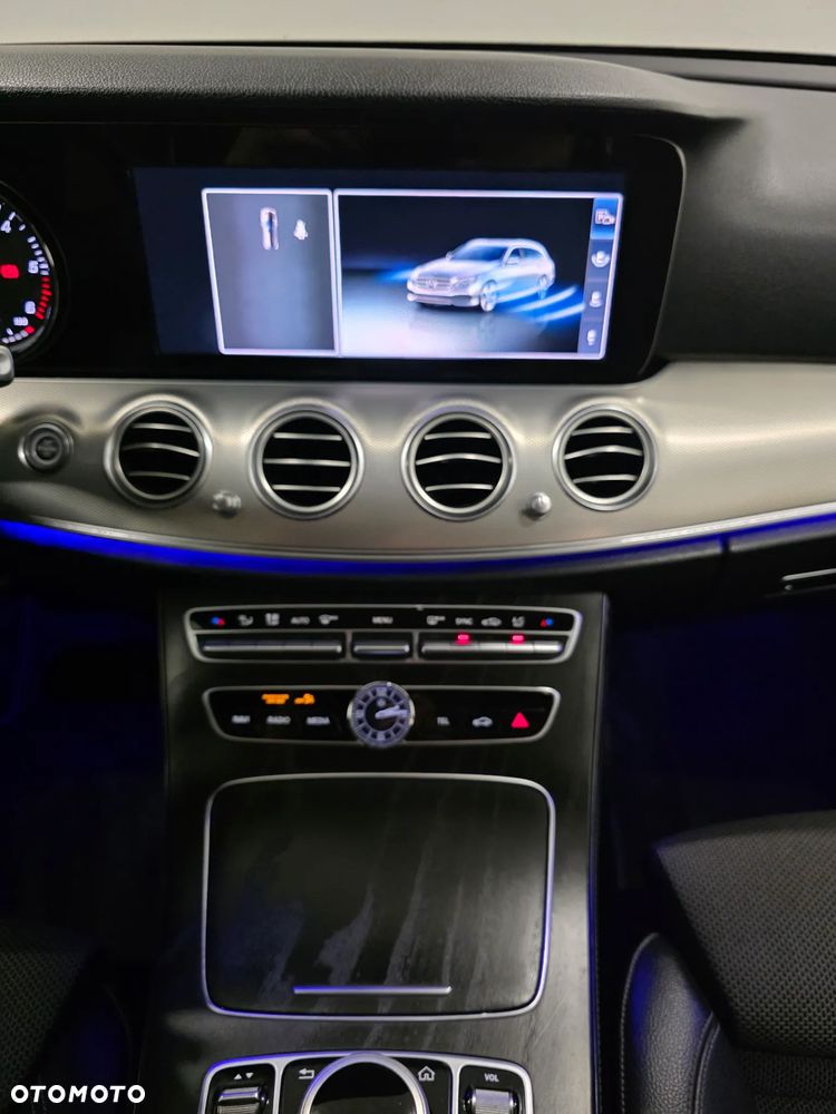 Mercedes-Benz Klasa E 220 d 9G-TRONIC AMG Line - 10